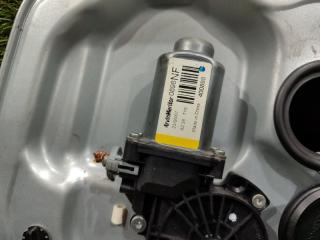 Стеклоподъемник правый передний HYUNDAI SONATA NF 824813K002 2 ракурс