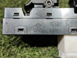 Блок упр. стеклоподьемниками левый передний KIA SORENTO BL D4CB 935703E000 5 ракурс