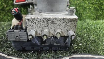 Блок abs DAIHATSU MOVE LA100S KF-VE 44510B2760 4 ракурс