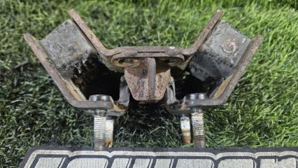 Подушка кпп задняя TOYOTA CROWN GS151 1G 12371-70050 3 ракурс