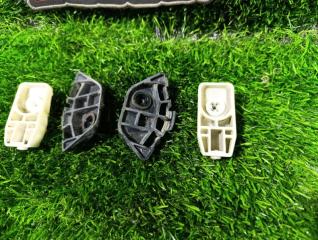 Крепление бампера заднее TOYOTA BB NCP30 52576-52030 3 ракурс