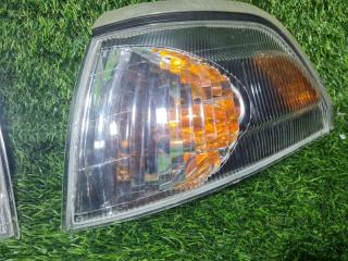 Габарит правый передний TOYOTA HIACE REGIUS KCH40 8152026140 2 ракурс