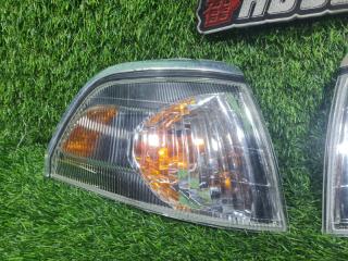 Габарит правый передний TOYOTA HIACE REGIUS KCH40 8152026140 3 ракурс