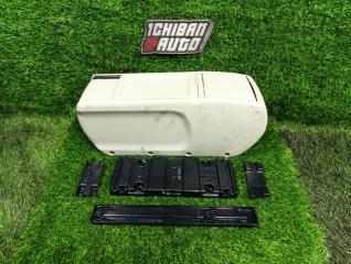 Бардачок между сиденьями TOYOTA PORTE