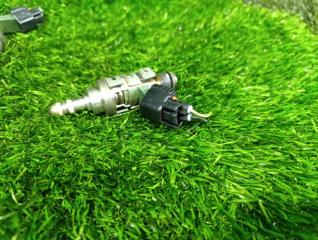 Форсунка инжекторная TOYOTA MARK X GRX120 4GR-FSE 2325031020 1 ракурс