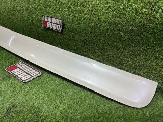 Накладка 5-й двери NISSAN CUBE Z11 908103U001 3 ракурс