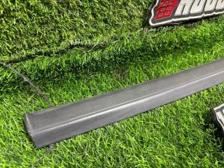 Молдинг на дверь правый задний TOYOTA MARK II GX100 75745-22010 2 ракурс