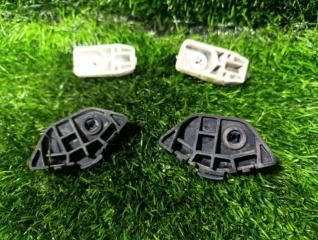 Крепление бампера заднее TOYOTA BB NCP30 52576-52030 3 ракурс