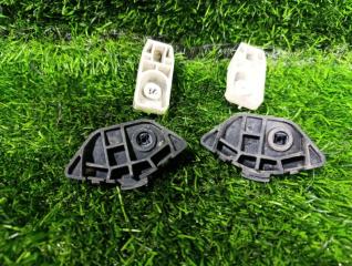 Крепление бампера заднее TOYOTA BB NCP30 52576-52030 2 ракурс