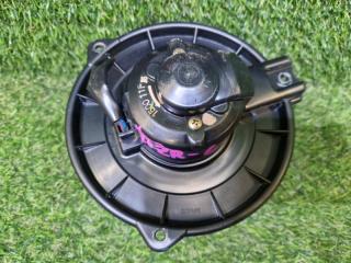 Мотор печки TOYOTA NOAH AZR60 87103-44030 3 ракурс Мотор печки TOYOTA NOAH AZR60 87103-44030 3 ракурс