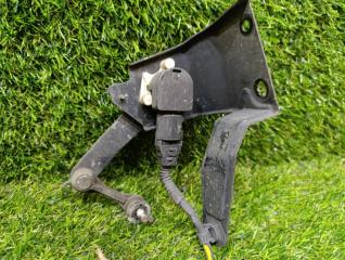 Датчик пневмоподвески TOYOTA CROWN MAJESTA UZS186 89405-30110 2 ракурс