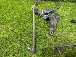 Датчик пневмоподвески TOYOTA CROWN MAJESTA UZS186 89405-30110 4 ракурс