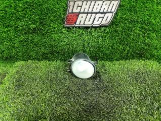 Запчасть туманка передняя правая Toyota