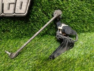 Датчик пневмоподвески TOYOTA CROWN MAJESTA URS206 89405-30110 5 ракурс