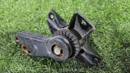 Подушка двигателя правая передняя TOYOTA PASSO SETTE M502E 3SZ-VE 12305B1090 4 ракурс