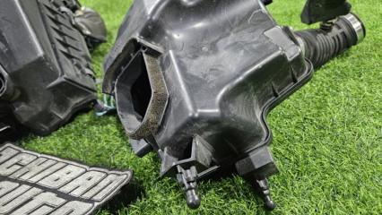 Корпус воздушного фильтра NISSAN SKYLINE V36 VQ25 16500-JK00B 3 ракурс