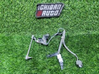 Датчик пневмоподвески правый передний TOYOTA CROWN MAJESTA URS206 89405-30110 1 ракурс