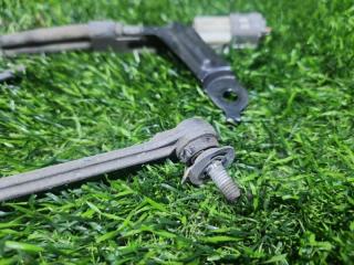 Датчик пневмоподвески левый передний TOYOTA CROWN MAJESTA URS206 89406-30140 3 ракурс