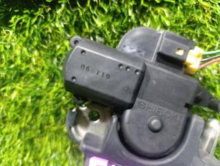 Замок багажника NISSAN FUGA GY50 84631-EG000 3 ракурс