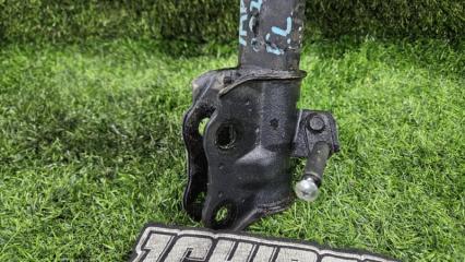 Стойка левая передняя SUBARU IMPREZA GP7 FB20 3 ракурс