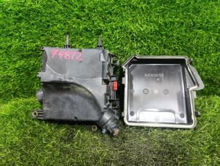 Блок предохранителей под капот RENAULT MEGANE DZ0G M4R713 284B65817R 4 ракурс