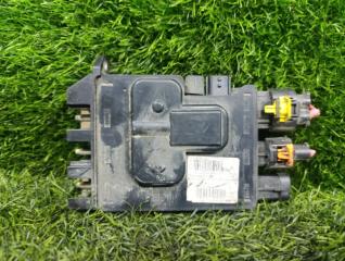 Блок предохранителей RENAULT MEGANE DZ0G M4R713 243800011R 2 ракурс