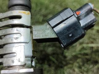 Форсунка инжекторная TOYOTA MARK X GRX120 4GR-FSE 2325031020 3 ракурс