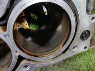 Блок двигателя TOYOTA SEQUOIA USK65L 3URFE 5 ракурс
