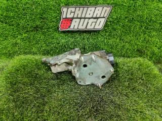 Крепление масляного фильтра TOYOTA SEQUOIA USK65L 3URFE 15670-38010 1 ракурс Крепление масляного фильтра TOYOTA SEQUOIA USK65L 3URFE 15670-38010 1 ракурс