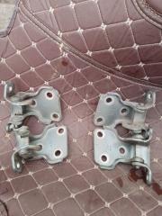 Запчасть петля двери Land Rover Freelander 2003