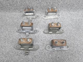 Фото запчасти петли багажника задние Toyota Town Ace Noah 1998 контрактная запчасть Запчасть петли багажника задние Toyota Town Ace Noah 1998