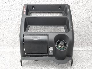 Запчасть консоль магнитолы Isuzu Bighorn 2000