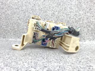 Блок предохранителей Toyota Kluger V 2005