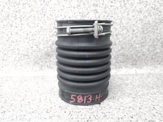 Запчасть патрубок воздушного фильтра Lexus IS300h 2013