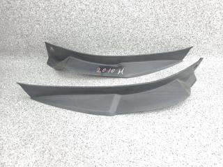 Запчасть накладка стоп-сигнала Toyota Harrier 2008