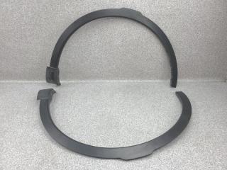 Запчасть молдинг на крыло передний правый Land Rover Discovery Sport 2016