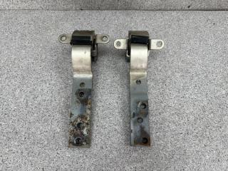 Запчасть петля крышки багажника Isuzu Bighorn 1998