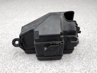 Блок предохранителей передний Toyota Grand Hiace 2000