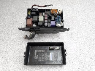 Блок предохранителей Toyota Town Ace Noah 1998