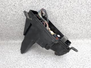 Блок предохранителей Toyota Hiace Regius 1998