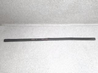 Запчасть уплотнительная резинка багажника задняя Isuzu Bighorn 1996