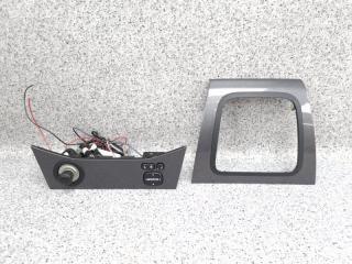 Запчасть пластик салона передний Toyota Harrier 2006