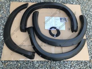 Запчасть фендера ( расширители арок ) Toyota Tundra 2007-2013