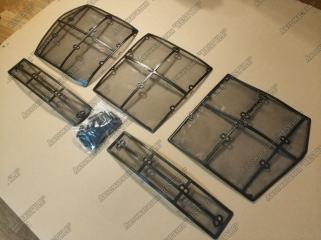 Сетка в решетку радиатора передняя Toyota Land Cruiser 2015-2021