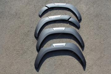 Запчасть фендера ( расширители арок ) Toyota Hilux 2015-2020