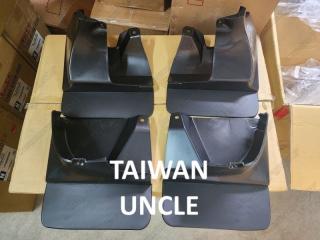 Запчасть брызговики toyota Land Cruiser prado 2002-2009