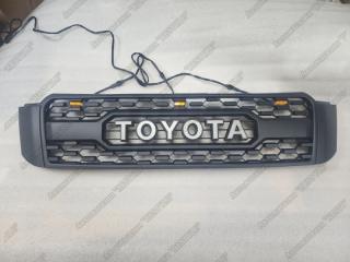 Запчасть решетка радиатора передняя Toyota Kluger 2001-2007