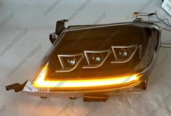 Запчасть фары передние Toyota Hilux 2008-2011
