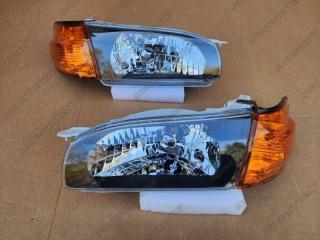 Запчасть фары передние TOYOTA corolla 1995-1997