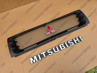 Запчасть решетка радиатора передняя Mitsubishi pajero 1991-1999